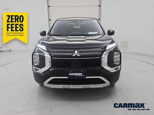 Black 2024 Mitsubishi Outlander SE