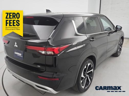 Black 2024 Mitsubishi Outlander SE