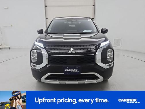 Black 2024 Mitsubishi Outlander SE