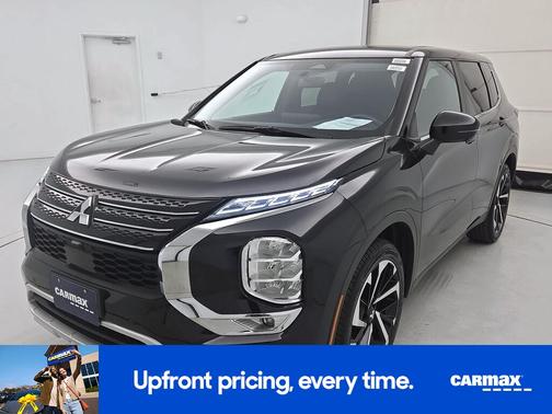 Black 2024 Mitsubishi Outlander SE