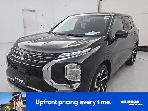 Black 2024 Mitsubishi Outlander SE