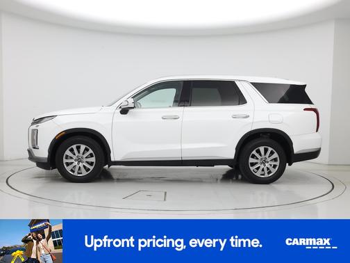 White 2023 Hyundai PALISADE SEL