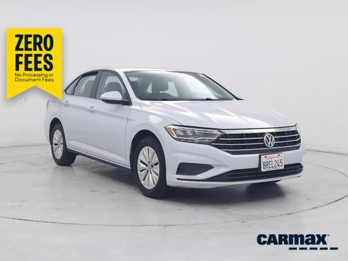 White 2019 Volkswagen Jetta SE