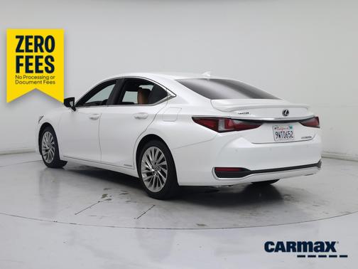 White 2021 Lexus ES 300h Luxury