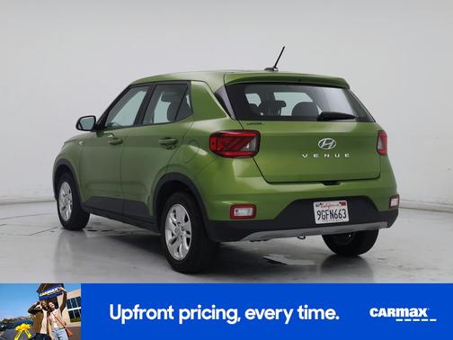 Green 2023 Hyundai VENUE SE