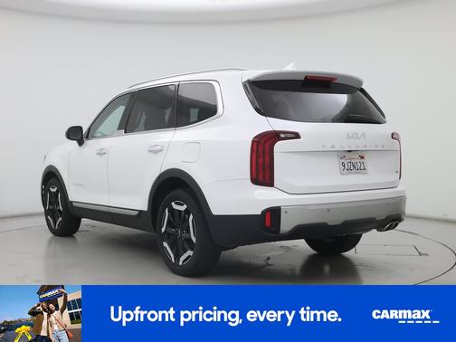 White 2024 Kia Telluride S