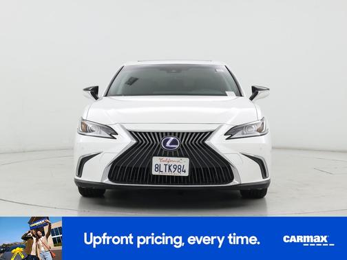 White 2019 Lexus ES 300h