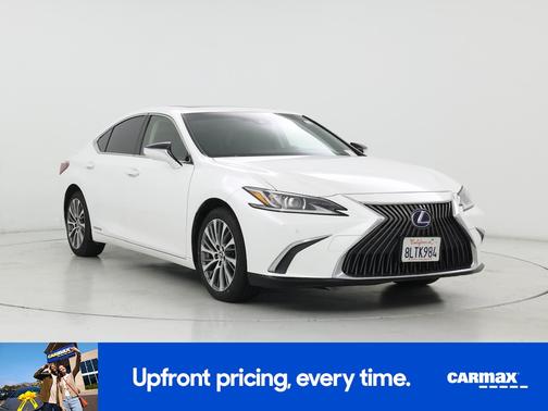 White 2019 Lexus ES 300h
