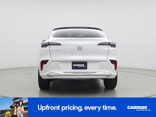 White 2025 Buick Envista Avenir