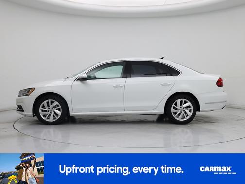 White 2018 Volkswagen Passat SE