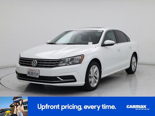 White 2018 Volkswagen Passat SE