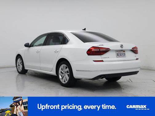 White 2018 Volkswagen Passat SE