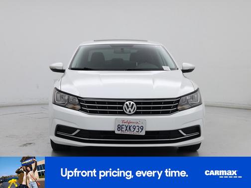 White 2018 Volkswagen Passat SE