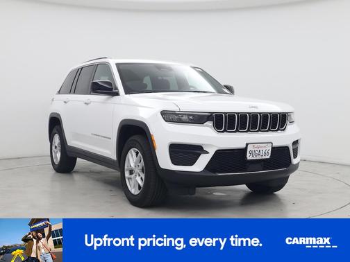 White 2025 Jeep Grand Cherokee Laredo