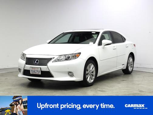 White 2014 Lexus ES 300h