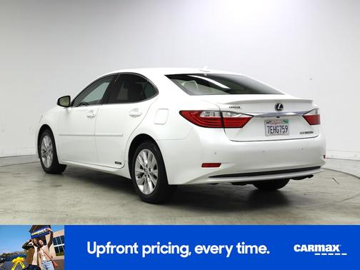 White 2014 Lexus ES 300h