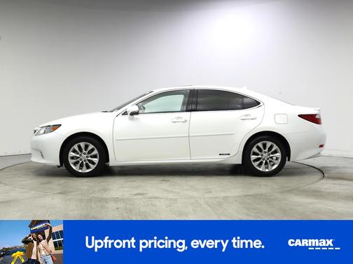 White 2014 Lexus ES 300h