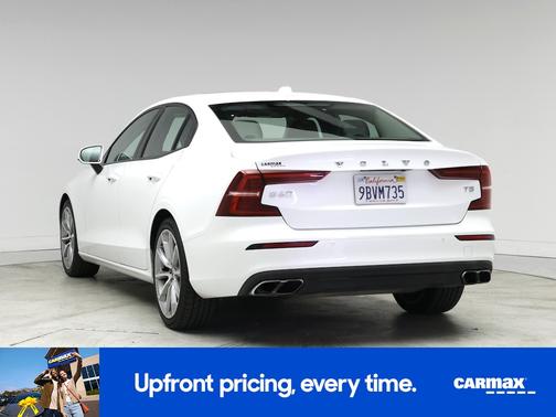 2021 Volvo S60 T5 Momentum