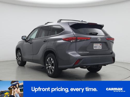 Gray 2020 Toyota Highlander XLE