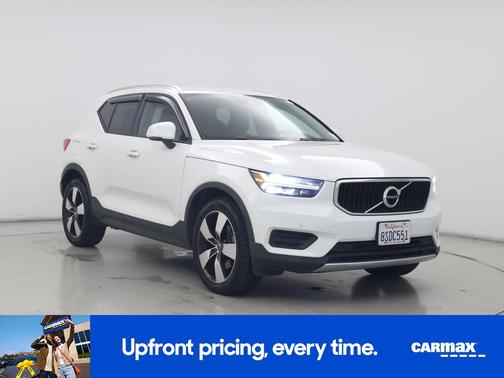 2020 Volvo XC40 T5 Momentum