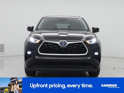 Black 2023 Toyota Highlander Hybrid XLE
