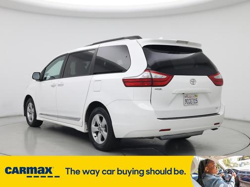 2019 Toyota Sienna LE