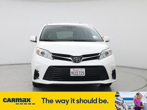 2019 Toyota Sienna LE