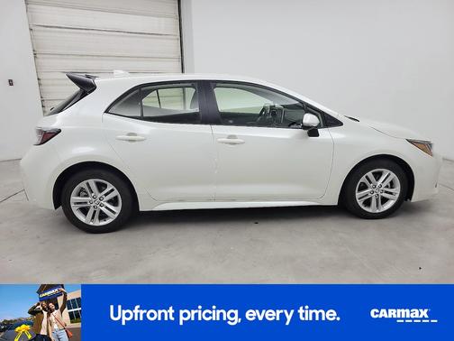 White 2020 Toyota Corolla Hatchback SE