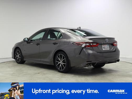 Silver 2022 Toyota Camry Hybrid SE