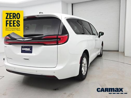 White 2023 Chrysler Pacifica Touring L