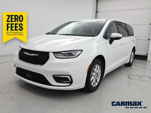 White 2023 Chrysler Pacifica Touring L