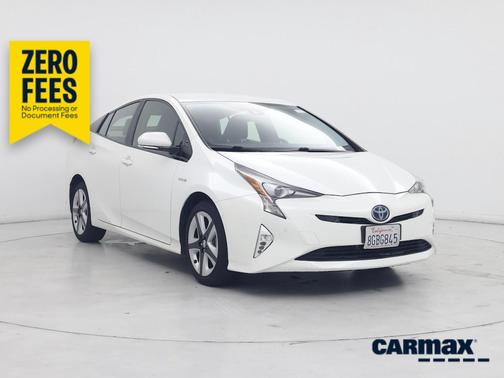 White 2018 Toyota Prius Four
