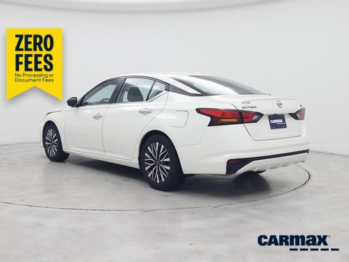 White 2024 Nissan Altima SV
