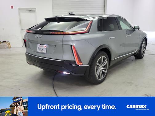 2024 Cadillac LYRIQ Luxury 2