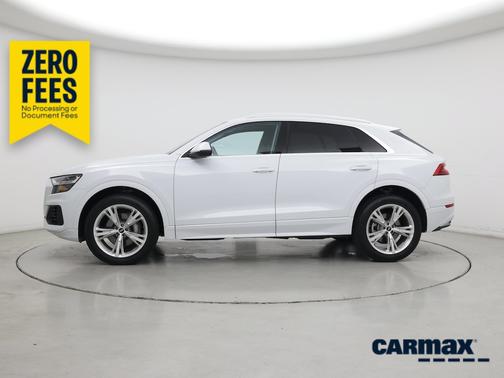 White 2022 Audi Q8 Premium