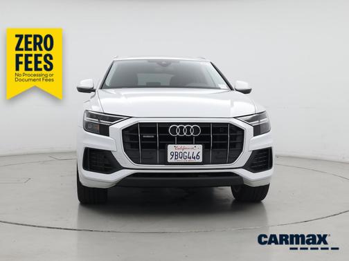 White 2022 Audi Q8 Premium