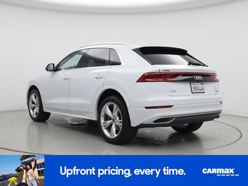 White 2022 Audi Q8 Premium