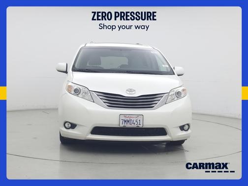 White 2015 Toyota Sienna XLE Premium