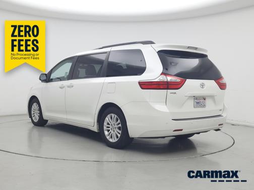 White 2015 Toyota Sienna XLE Premium