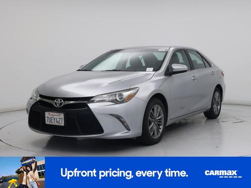 Silver 2017 Toyota Camry SE