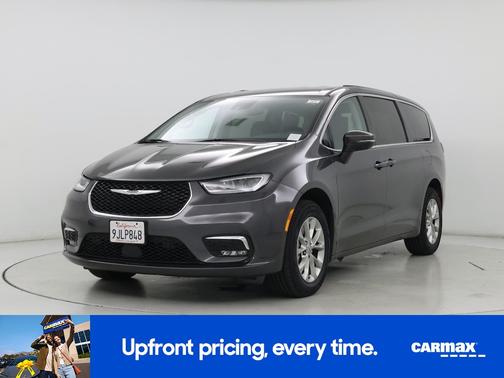 Gray 2023 Chrysler Pacifica Touring L
