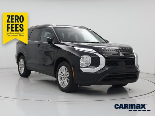 Black 2024 Mitsubishi Outlander ES