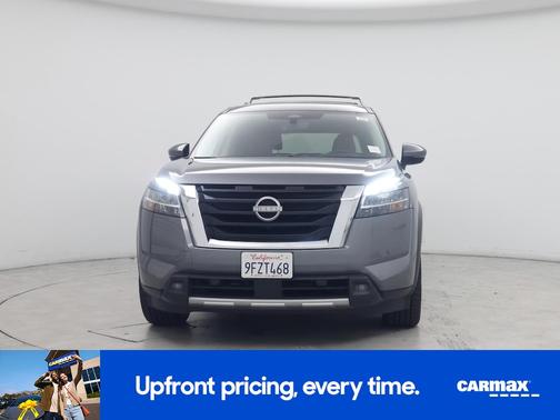 Gray 2023 Nissan Pathfinder Platinum