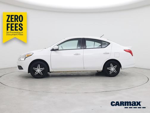 White 2017 Nissan Versa SV
