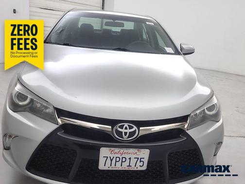 Silver 2017 Toyota Camry SE