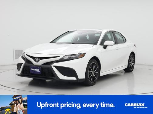 White 2023 Toyota Camry SE