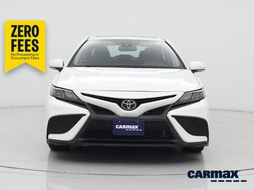 White 2023 Toyota Camry SE