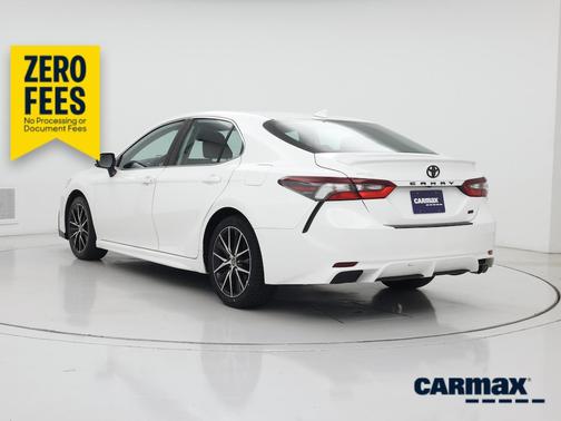 White 2023 Toyota Camry SE