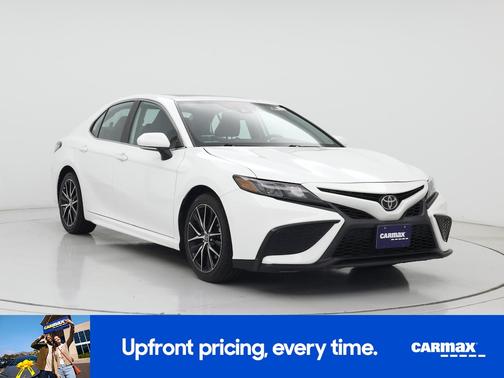 White 2023 Toyota Camry SE