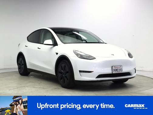 White 2025 Tesla Model Y Long Range